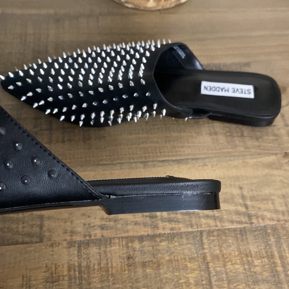 Steve Madden Spiked Pointed Toe Slide On Flats - Picture 6 of 6